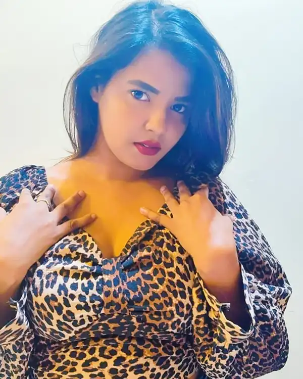 Sakshi vip call girls in Mumbai
