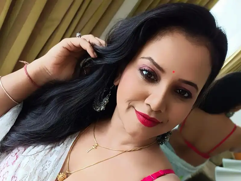 Housewife Call Girls in Mumbai
